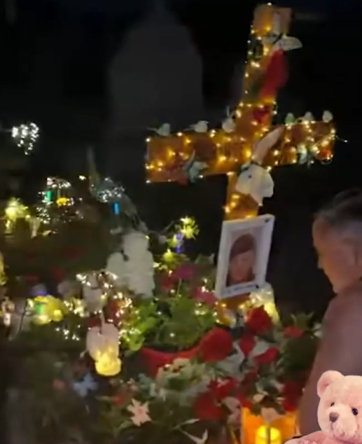 Tată lui Mario Berinde, la mormântul fiului său/ sursă foto: TikTok