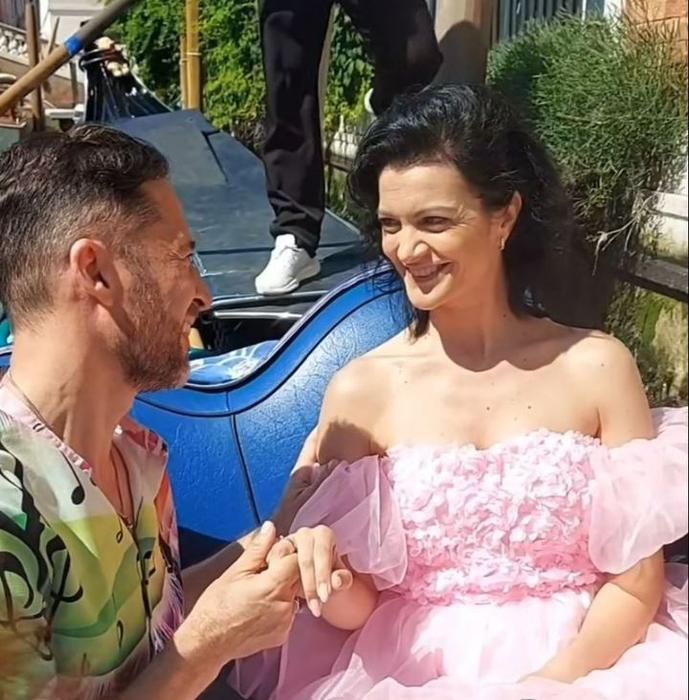 Dinu Maxer a cerut-o in casatorie pe Magdalena Chihaia in vacanta in Venetia