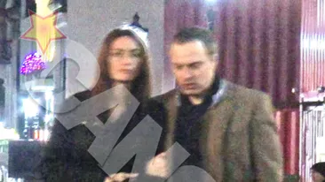 Mai toarna un paharel... imi doresc sa uit de el! L-a inselat pe Boureanu si acum se distreaza cu un alt barbat!