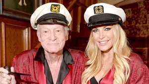 Văduva lui Hugh Hefner, prima declaraţie după moartea acestuia: „A fost un erou american!”