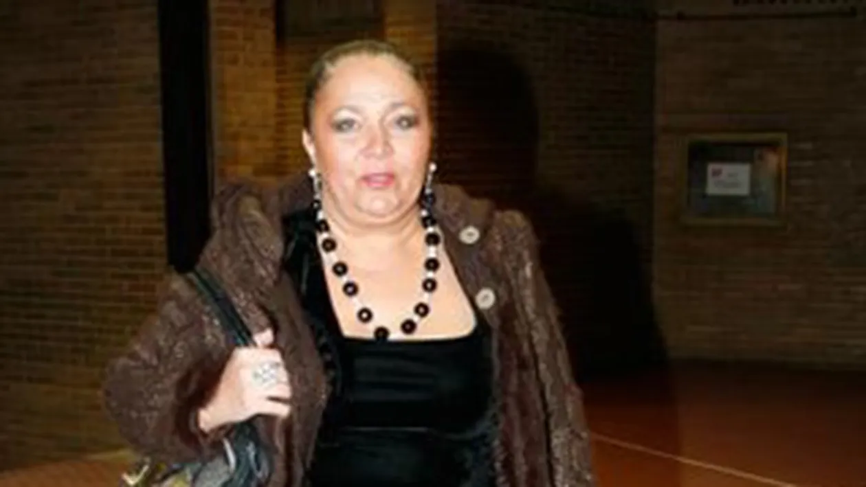 Liza Panait s-a inspirat din perioada anilor 1920-1940. Lanseaza o colectie interbelica