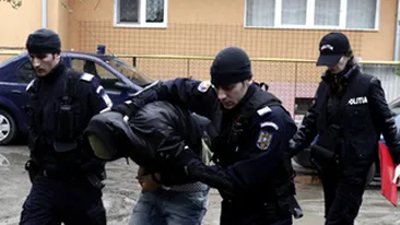 O retea specializata in inselaciuni informatice a fost prinsa dupa o serie de perchezitii!