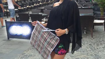 Ce vedeta de la noi s-a plimbat cu plasa de rafie prin Centrul Vechi? Iata cum a putut sa iasa la cumparaturi