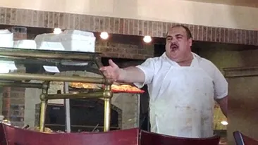 VIDEO incredibil! Pavarotti e mic copil pe langa vocea unui pizzar din America! Vezi cum canta o arie de opera ca un tenor adevarat!