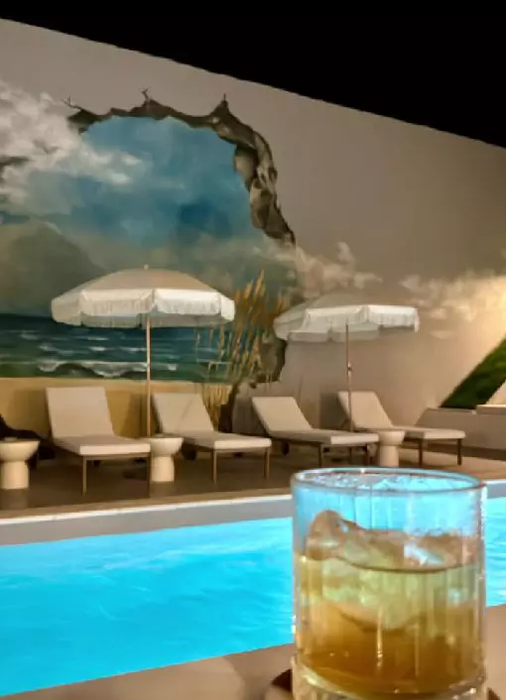 Cum arată hotelul deschis de Adela Popescu, Răzvan Fodor, Smiley și Gina Pistol în Vama Veche?