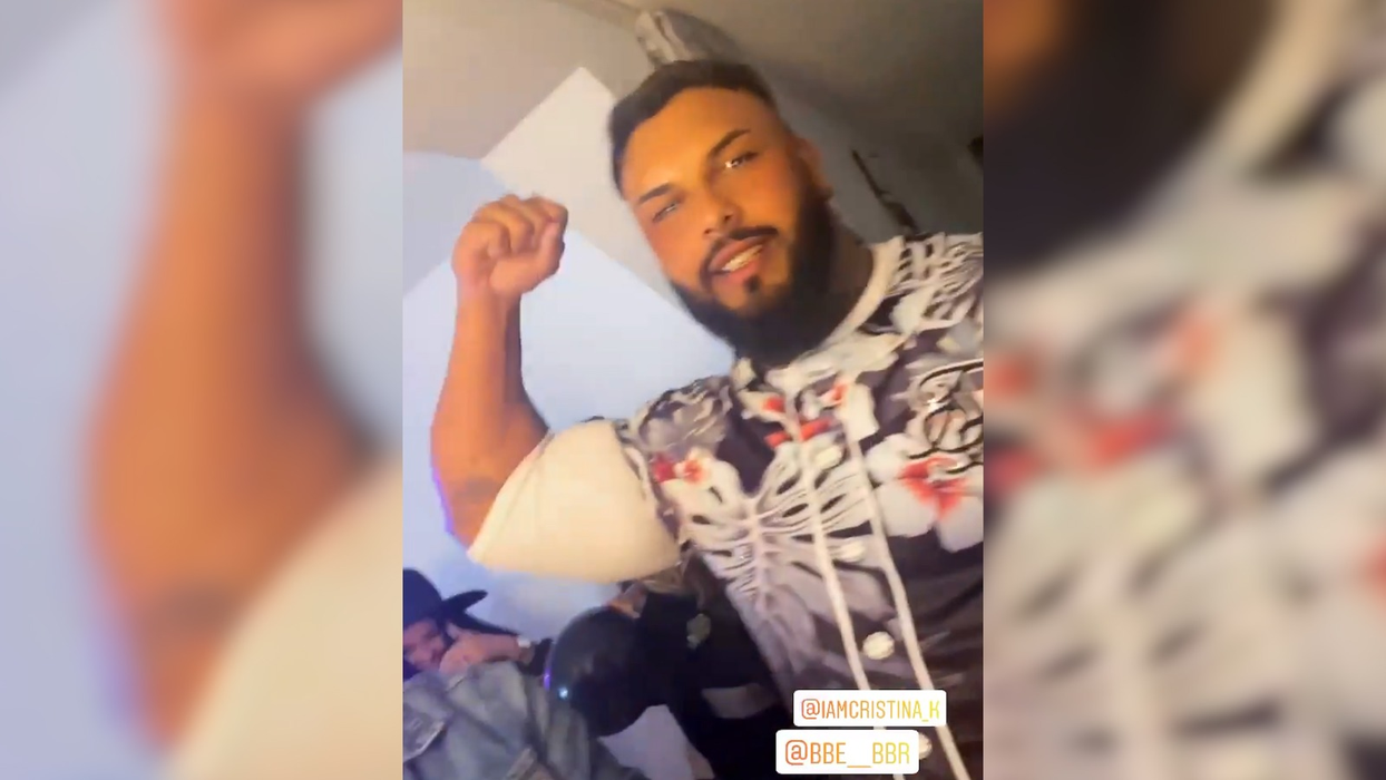 Bebino s-a distrat la cote înalte, inclusiv alături de o stripteuză top