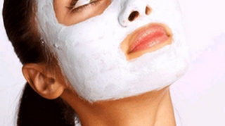 Ioana Ginghina iti recomanda crema exfolianta pe baza de Hibiscus! Vezi aici reteta pentru a ti-o face acasa!