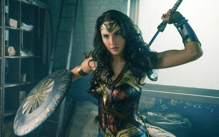 Actrița Gal Gadot i-a vizitat pe copiii unui spital din S.U.A îmbrăcată în Wonder Woman