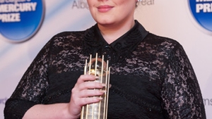 Adele s-a recuperat dupa operatie si se reintoarce pe scena, la X Factor!