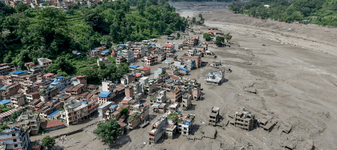 Un director a evacuat 900 de elevi cu câteva minute înainte de dezastrul din Nepal