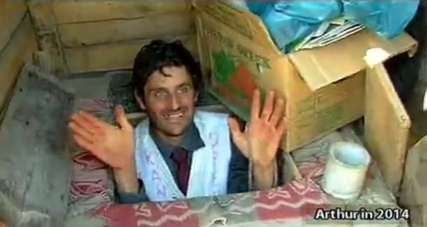 Arthur de la Ceptura a devenit cunoscut în momentul în care şi-a dărâmat casa pentru a construi în locul ei o discotecă.