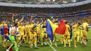 „Cu mânile pe tricolor”, imnul compus de Mihai Pocorschi pentru naționala lui Iordănescu Jr.! E imnul Generației de suflet!