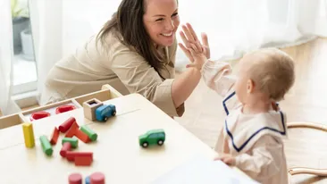 Ce salariu are o bonă în România. Cât câștigă lunar, de fapt