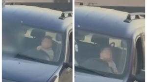 Anchetă după ce un bebeluș de 11 luni a fost pus la volan. Mama, o adolescentă de 17 ani, a filmat totul