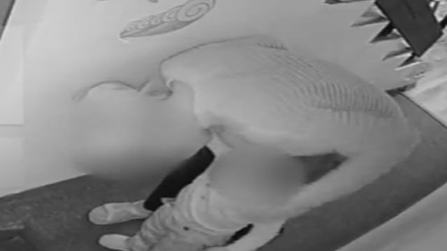 Imagini în premieră cu directoarea de grădiniţă care agresa copiii! Cum a fost filmată în preajma micuţilor