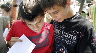 200.000 de elevi au sustinut proba de limba si literatura romana, in cadrul Testarii Nationale 2010