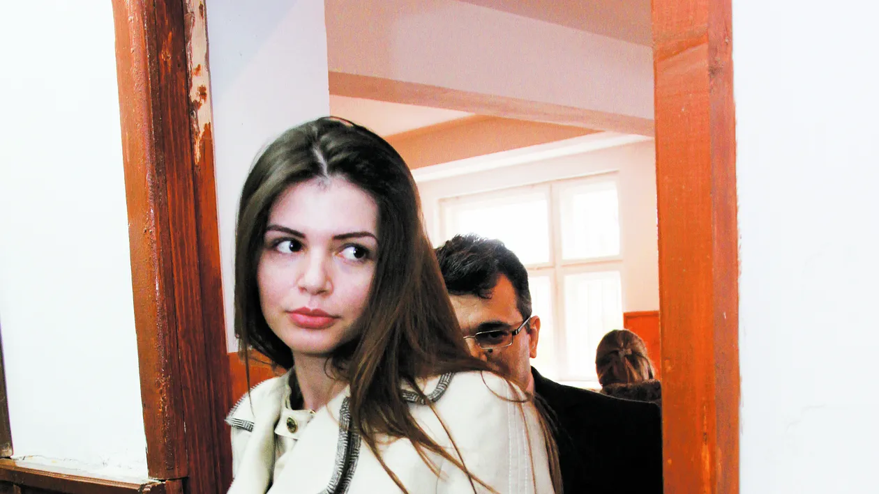 Moni a disparut! Irinel o cauta de sase zile in zadar, dar fosta lui sotie e de negasit, dandu-i peste cap planurile de sarbatori!