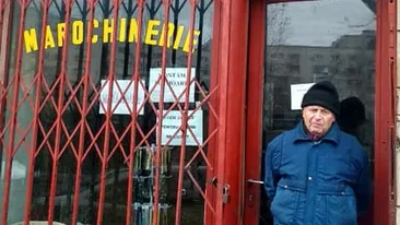 Domnul Oscar, bătrânul ieșean care poate repara și inimi frânte