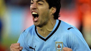 Nebunie! Uruguay merge in semifinale