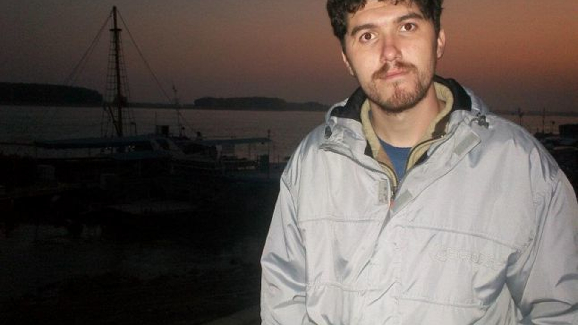 De noaptea minţii! Un tânăr din Botoşani, amendat de poliţie pentru că a raportat un furt. Poliţiştii n-au fost în stare să prindă făptaşul şi au amendat cetăţeanul!