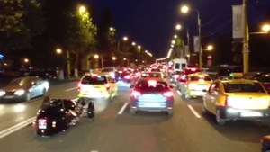 Mamaia a devenit neincapatoare! Incredibil cate coloane de masini s-au format pe strazi! Romanii au dat navala pe litoral