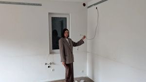 Ce a pățit o femeie, după ce și-a închiriat casa unui cuplu. Alarmată că nu răspund la telefon, le-a făcut o vizită. A găsit locuința goală (chiar și toaleta a dispărut) și un filmuleț lăsat de chiriași. Ce mesaj îi transmiteau