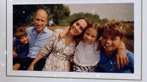 Felicitarea de Crăciun publicată de prinţul William şi Kate Middleton, dată jos imediat după publicare. Fotograful a rupt tăcerea