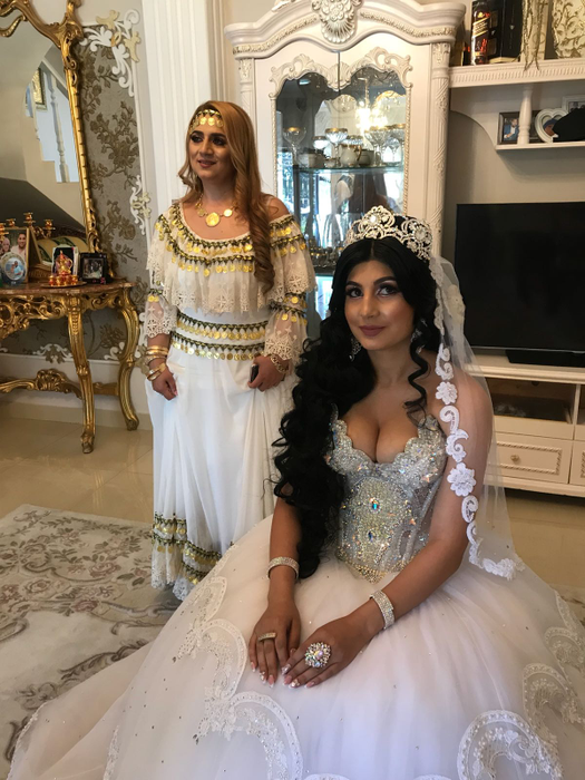 Vrăjitoarea Vanessa și nora ei