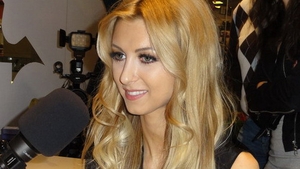 Andreea Balan, la bratul unui barbat trecut de prima tinerete! "M-a ajutat acum 20 de ani!"