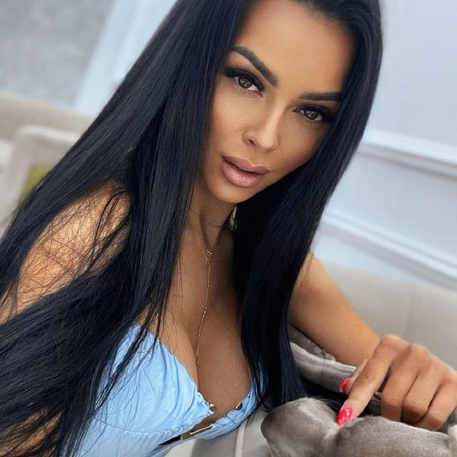 Ilona își ține mereu urmăritorii pe jar/ Sursă foto: Instagram.com