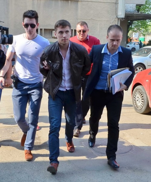 În 2013, Ştefan Manolache a fost reţinut după ce a vrut să împuşte un taximetrist