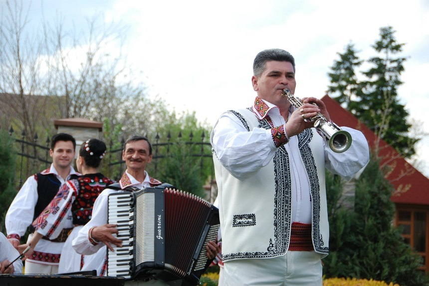 Doliu în lumea muzicii de petrecere! Un artist iubit a murit subit