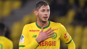 Colegii lui Emiliano Sala au donat bani pentru găsirea fotbalistului! Avionul în care se afla a dispărut de pe radar
