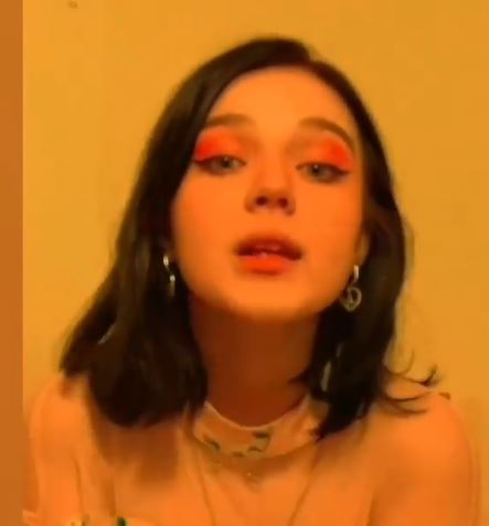 O adolescentă din Rusia care a rămas însărcinată la 13 ani şi a pretins că tatăl are 10 ani a anunţat că aşteaptă al doilea copil. Iubitul Daryei are 16 ani