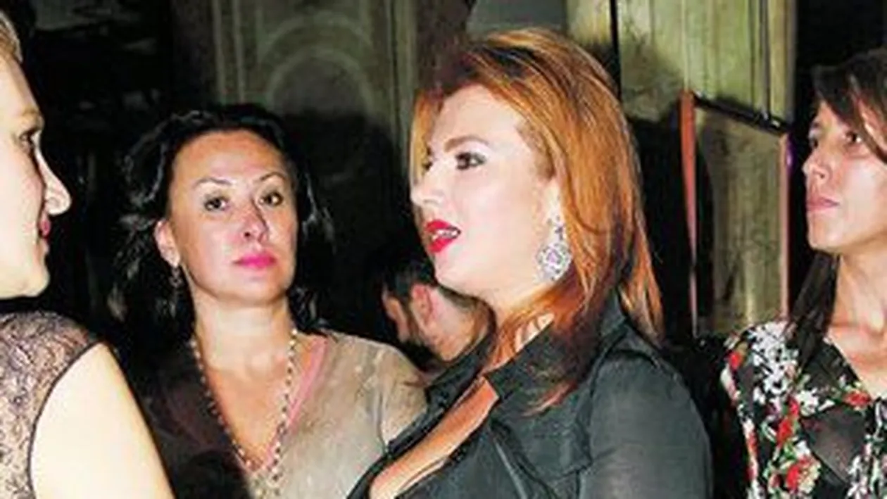 Mihaela Borcea face primele declaratii in legatura cu separarea de Cristi: Port inca verigheta, e optiunea mea!