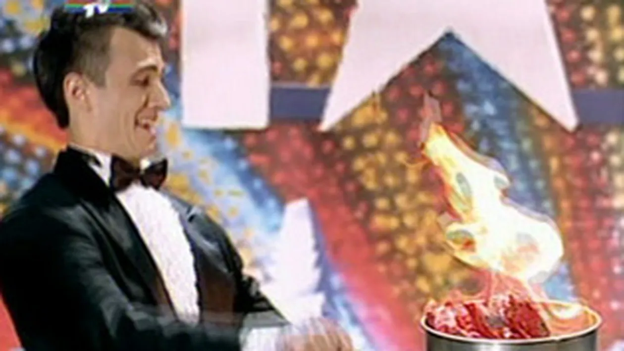 VIDEO Numar de magie incendiar la Romanii au talent! Un concurent a avut nevoie de interventia pompierilor pentru a-si duce numarul la bun sfarsit!