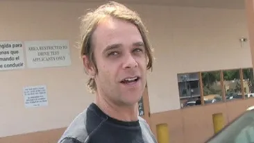 Actorul din Terminator internat la psihiatrie, fara drept de a parasi clinica. Este distrus. E plin de droguri si alcool