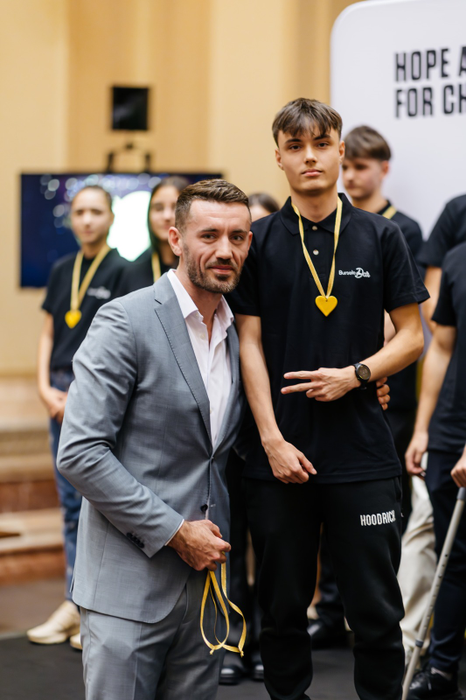 30 de copii, bursieri Hope and Homes for Children, premiați de campionii olimpici ai României