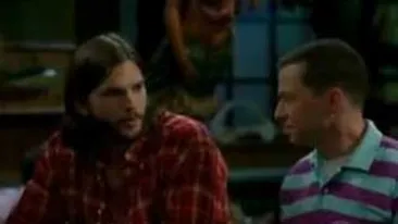 VIDEO Ashton Kutcher se saruta cu un barbat!