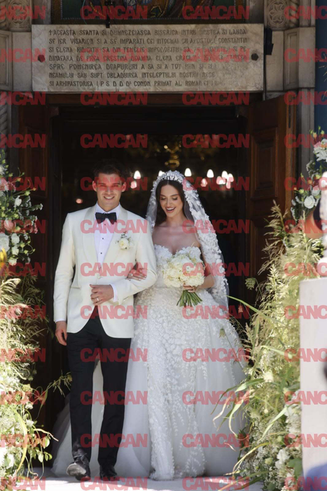 Ianis Hagi și Elena Tănase au ieșit din biserică (14 iulie 2024) / sursă: Cancan.ro