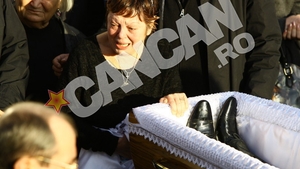 13 fotografii tulburatoare de la inmormantarile care au socat Romania in 2012!