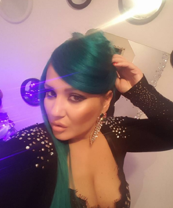 A primit inelul de logodnă, iar acum şi-a făcut o schimbare radicală de look. De Crăciun, Bianca Rus şi-a…
