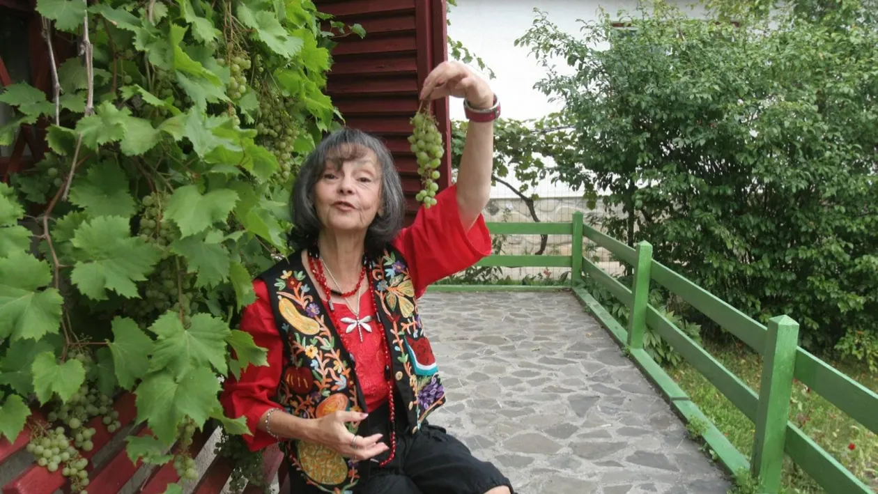 Marina Voica, la volanul unei mașini de ”curse”, la 85 de ani: ”Era să mor acolo”