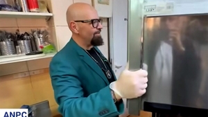 ANPC a închis un cunoscut restaurant din București! Ți se face rău! Ce au găsit aici: condiții mizere, gândaci și..