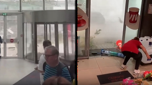 Imagini de GROAZĂ dintr-o clădire de birouri și o benzinărie din București, în timpul furtunii devastatoare! Doar în filme vezi așa ceva