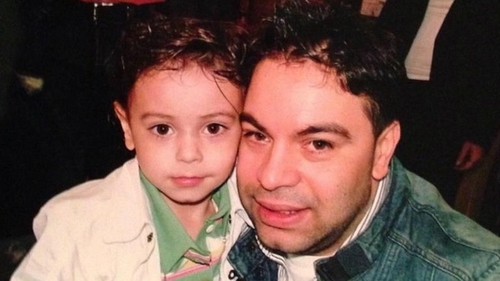 Imagini de arhiva la care nu ai mai avut acces pana acum! Ce familie frumoasa avea Florin Salam inainte de nenorocirea din 2009!