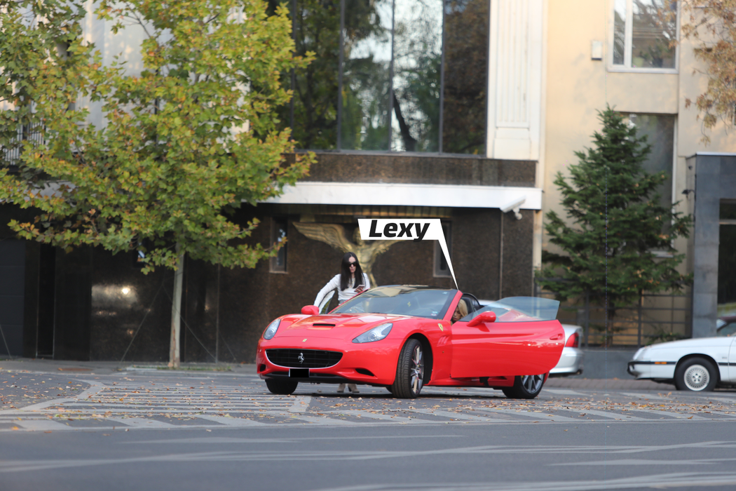 Lexy a ”rupt” Bucureștii în două cu un Ferrari de 100.000 €!