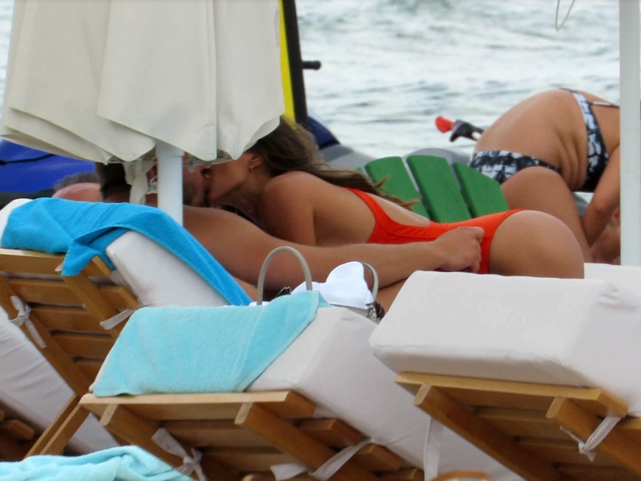 Oana Marica a oferit un show erotic pe plaja din Mamaia