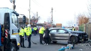 Femeia care a lovit mortal două fete, după ce a intrat cu mașina pe trotuar, a fost trimisă în judecată