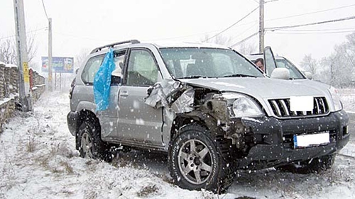 Urgie dezlantuita in Romania! Iarna face primele victime! Accident in lant pe A2: 20 de masini au fost implicate